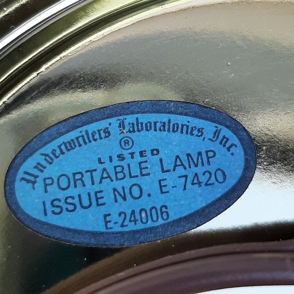 One Vintage Handpainted Milk Glass Electric Hurricane Table Lamps 1960s - Picture 10 of 10